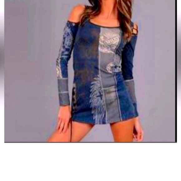 Salvage Dresses & Skirts - ***SALE****Salvage 💙 gorgeous Graphic Print mini dress. S